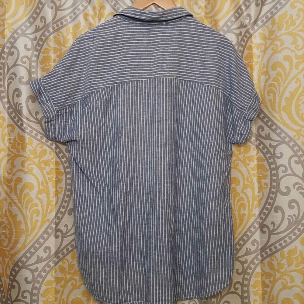 BeachLunchLounge Striped Chambray Blouse, Large - Picture 6 of 8